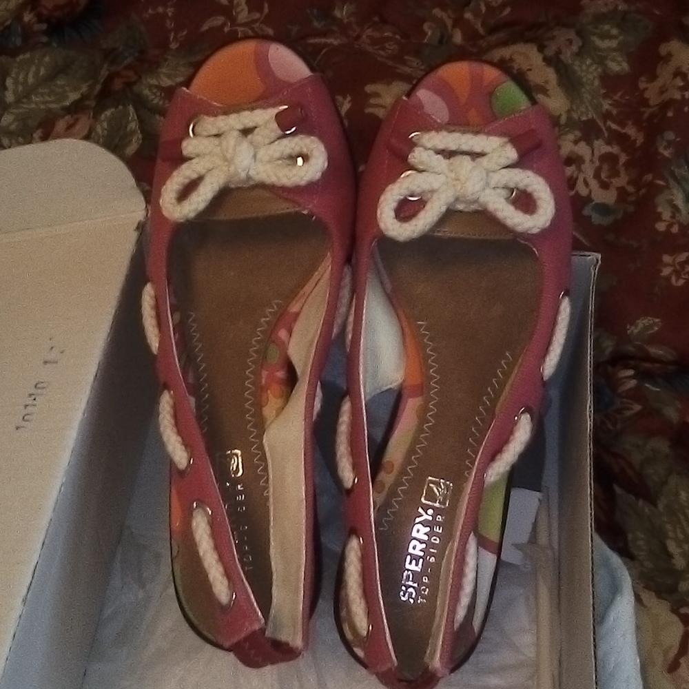 Sperry Southport pink canvas wedges in 6.5 M